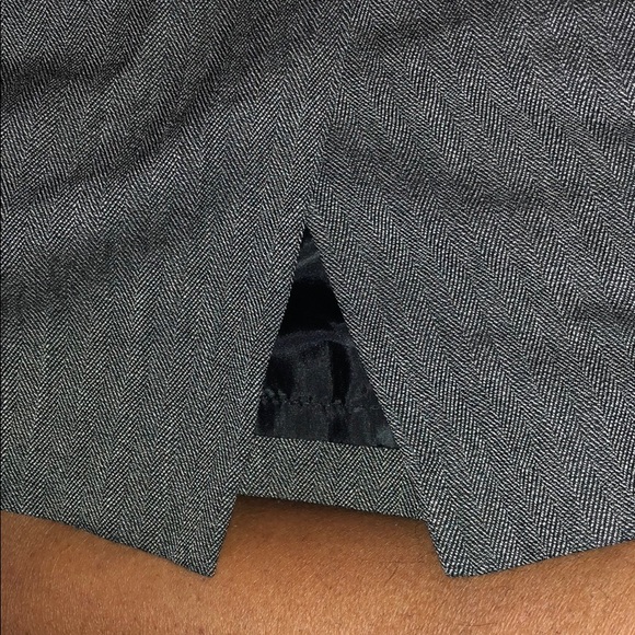Black and white (looks gray) Skirt - Picture 4 of 6